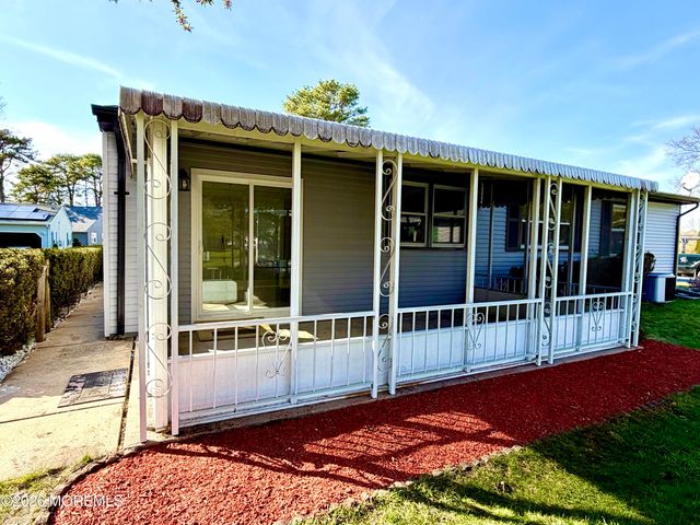 69 Chelsea Drive, Manchester, NJ 08759