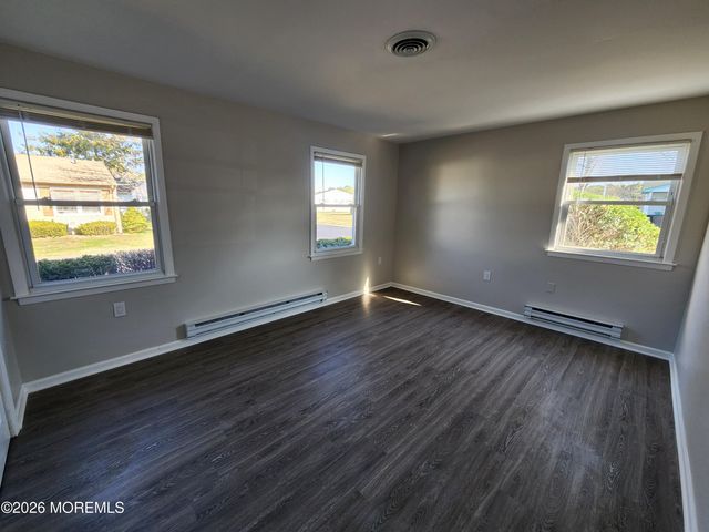 69 Chelsea Drive, Manchester, NJ 08759