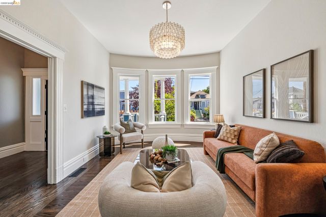 1883 Harmon St, Berkeley, CA 94703