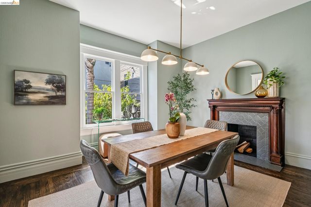 1883 Harmon St, Berkeley, CA 94703