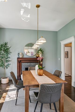 1883 Harmon St, Berkeley, CA 94703