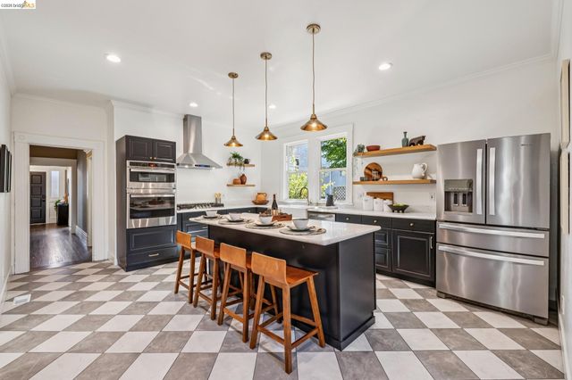1883 Harmon St, Berkeley, CA 94703