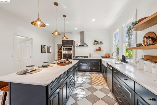 1883 Harmon St, Berkeley, CA 94703