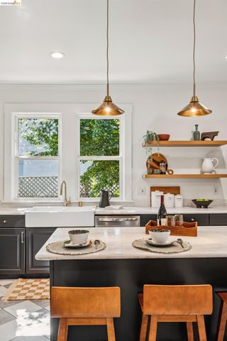 1883 Harmon St, Berkeley, CA 94703