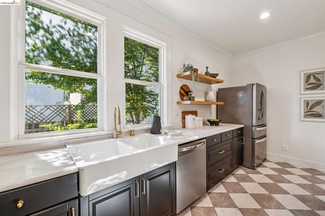 1883 Harmon St, Berkeley, CA 94703