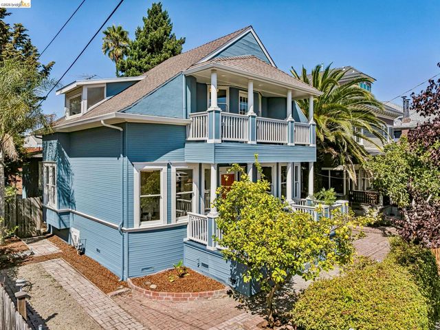 1883 Harmon St, Berkeley, CA 94703