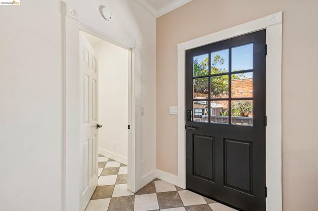 1883 Harmon St, Berkeley, CA 94703