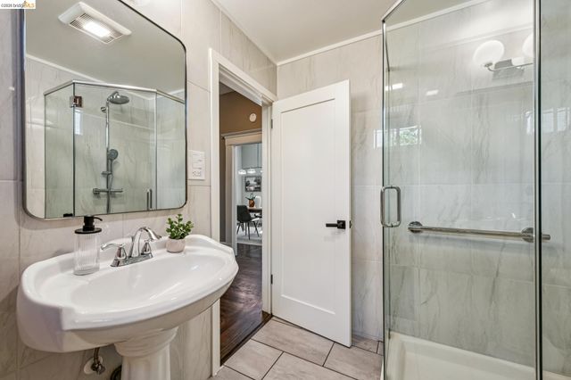 1883 Harmon St, Berkeley, CA 94703