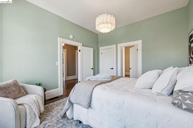 1883 Harmon St, Berkeley, CA 94703