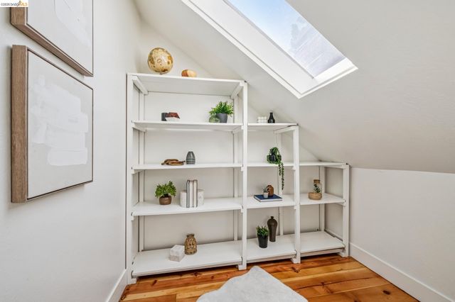 1883 Harmon St, Berkeley, CA 94703