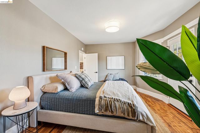 1883 Harmon St, Berkeley, CA 94703