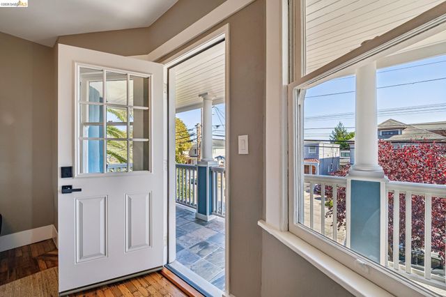 1883 Harmon St, Berkeley, CA 94703