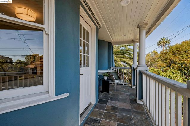 1883 Harmon St, Berkeley, CA 94703