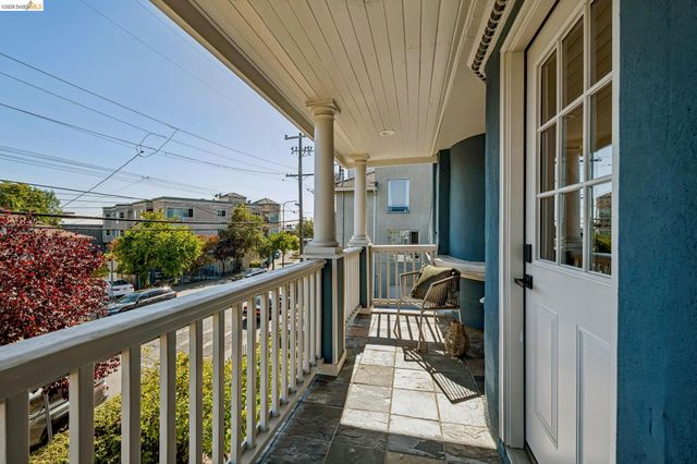 1883 Harmon St, Berkeley, CA 94703