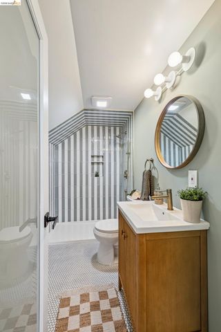 1883 Harmon St, Berkeley, CA 94703
