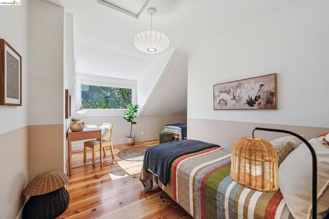 1883 Harmon St, Berkeley, CA 94703