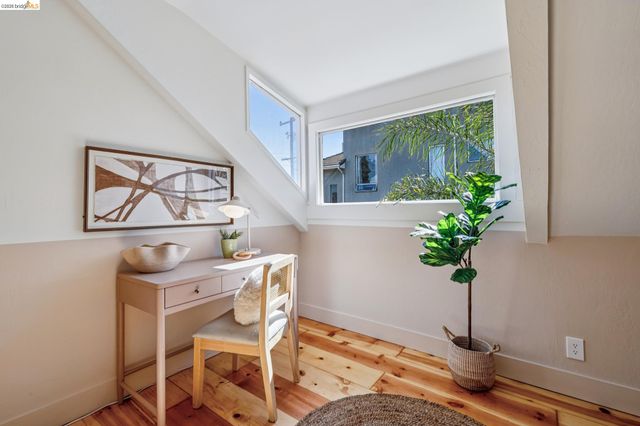 1883 Harmon St, Berkeley, CA 94703
