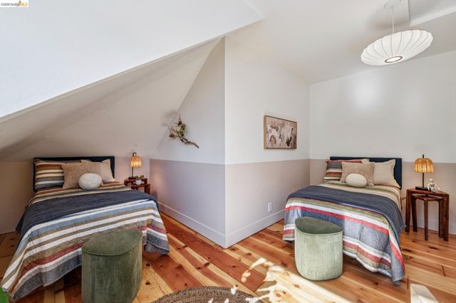 1883 Harmon St, Berkeley, CA 94703