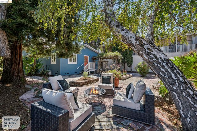 1883 Harmon St, Berkeley, CA 94703