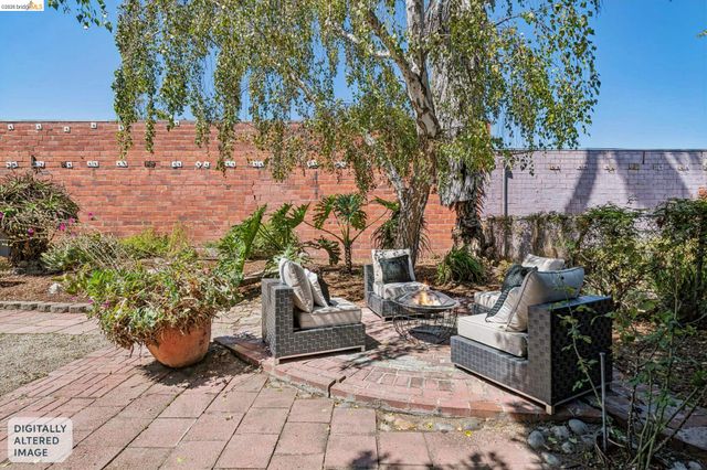 1883 Harmon St, Berkeley, CA 94703