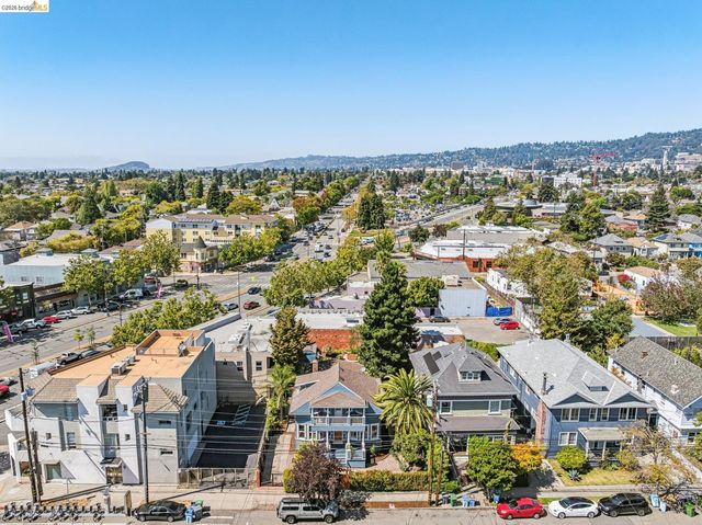 1883 Harmon St, Berkeley, CA 94703