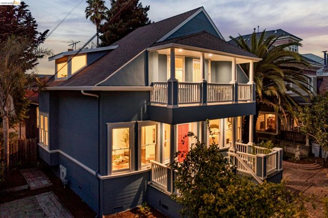 1883 Harmon St, Berkeley, CA 94703