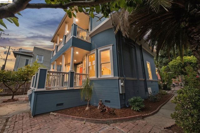 1883 Harmon St, Berkeley, CA 94703