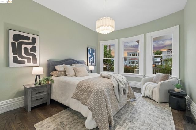 1883 Harmon St, Berkeley, CA 94703