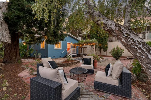 1883 Harmon St, Berkeley, CA 94703