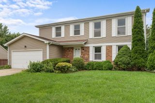 980 Sandalwood Lane, Crystal Lake, IL 60014