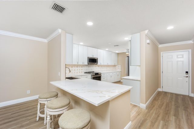 1600 SE Saint Lucie Boulevard 205, Stuart, FL 34996