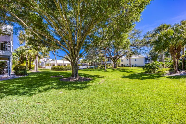 1600 SE Saint Lucie Boulevard 205, Stuart, FL 34996