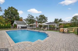 140 GLENWOOD DR, Washington Crossing, PA 18977