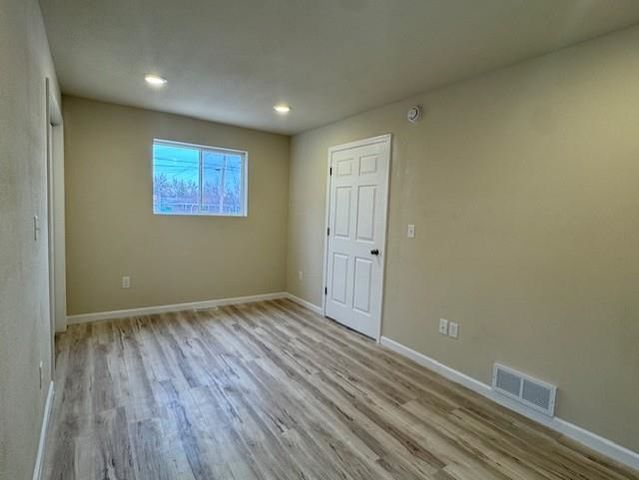 616 NW 18th St, Minot, ND 58703