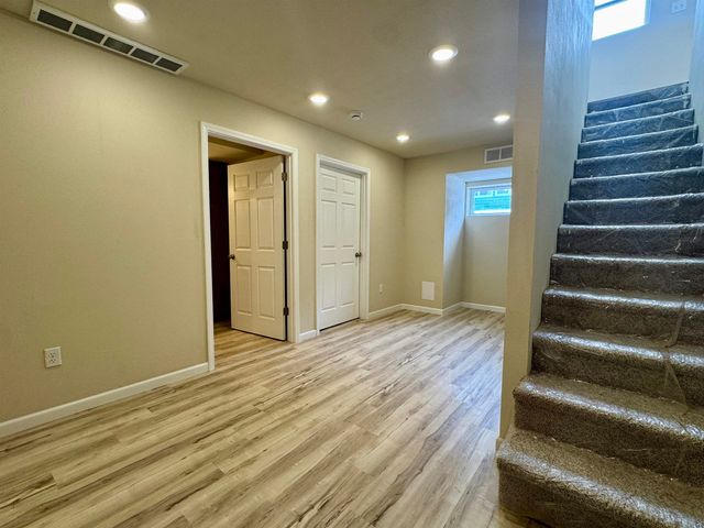 616 NW 18th St, Minot, ND 58703