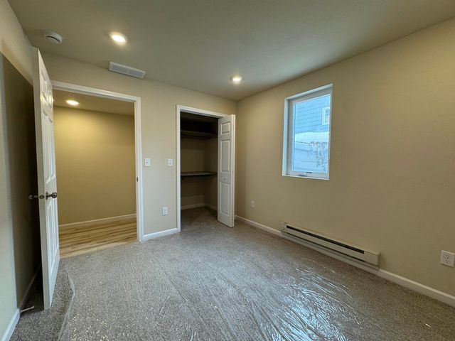 616 NW 18th St, Minot, ND 58703