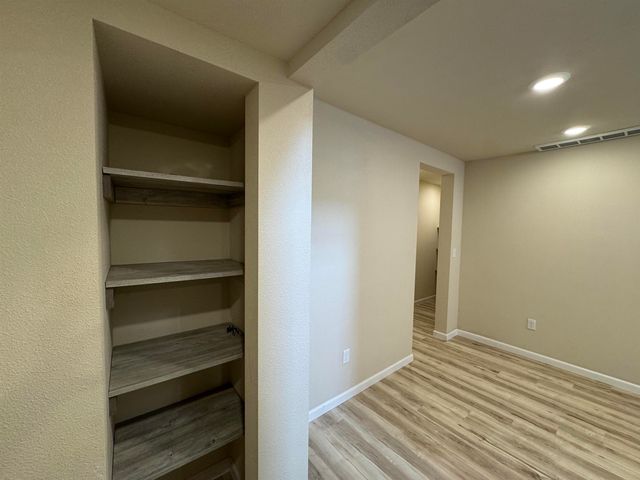 616 NW 18th St, Minot, ND 58703