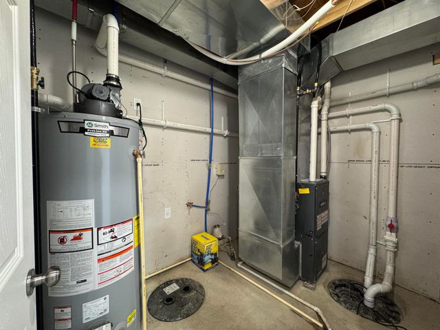 616 NW 18th St, Minot, ND 58703