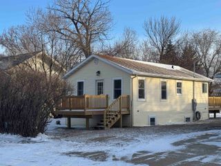 616 NW 18th St, Minot, ND 58703