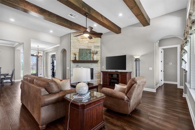 104 Far Meadow DR, Kingsland, TX 78639