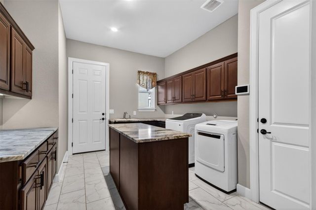 104 Far Meadow DR, Kingsland, TX 78639