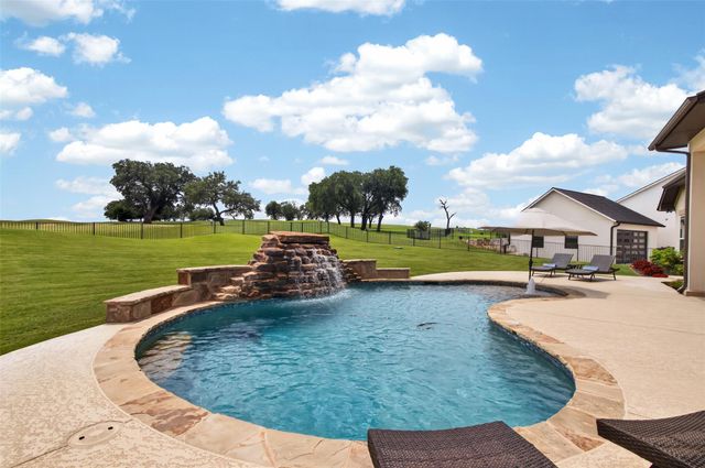 104 Far Meadow DR, Kingsland, TX 78639