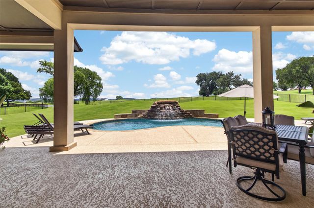 104 Far Meadow DR, Kingsland, TX 78639
