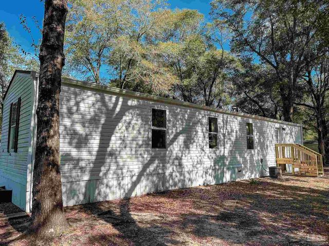 4404 Conifers St, Milton, FL 32583