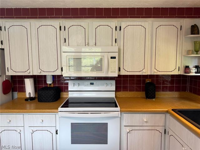 132 Valley Drive, Richmond, OH 43944