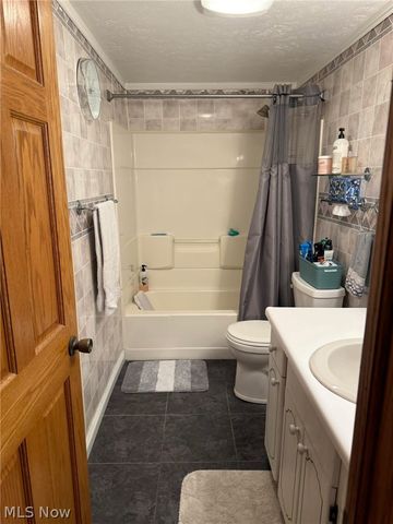 132 Valley Drive, Richmond, OH 43944