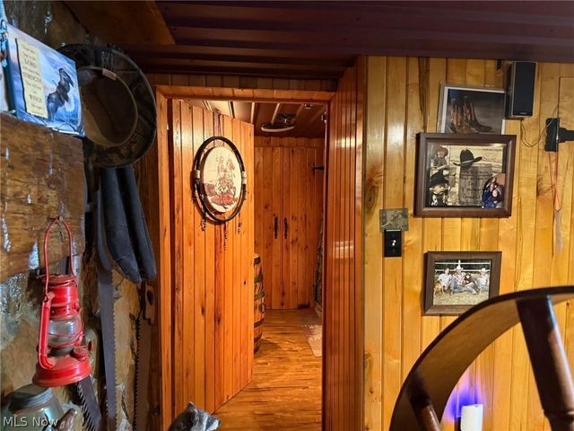 132 Valley Drive, Richmond, OH 43944