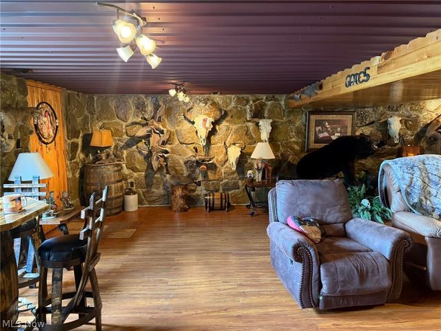 132 Valley Drive, Richmond, OH 43944