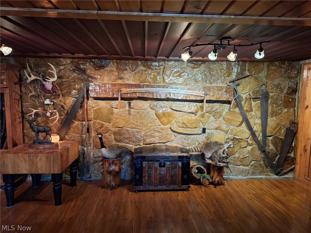 132 Valley Drive, Richmond, OH 43944