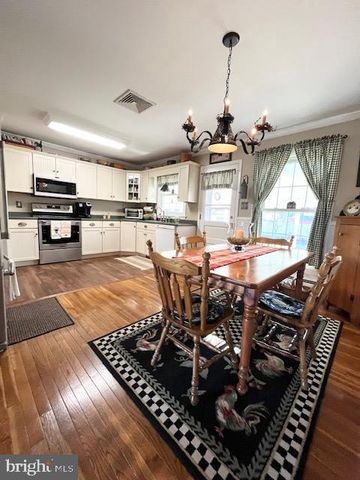 100 MAIN ST, Blandon, PA 19510